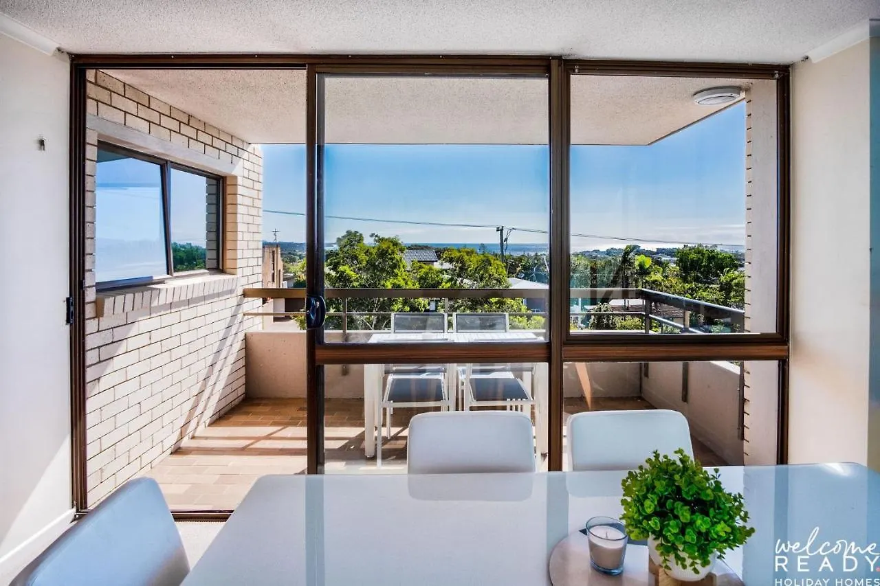 Retro Style Apartment Kings Beach With Ocean Views Caloundra
