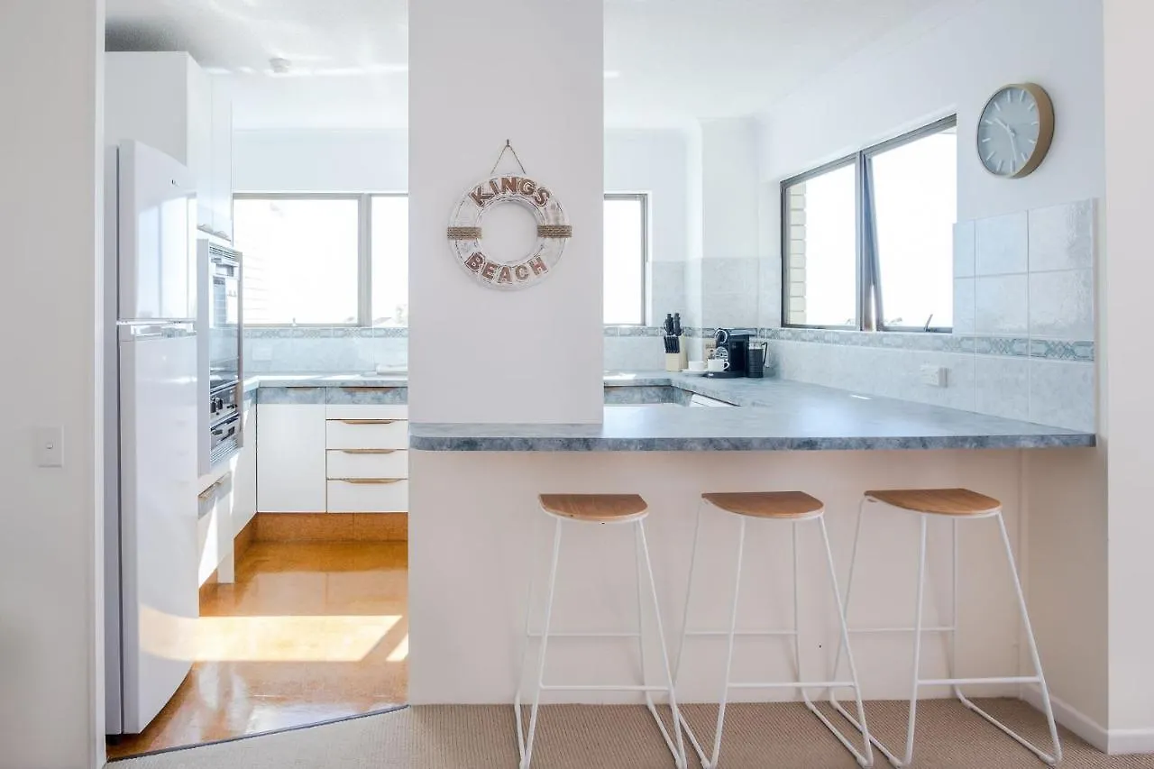 Retro Style Apartment Kings Beach With Ocean Views Caloundra