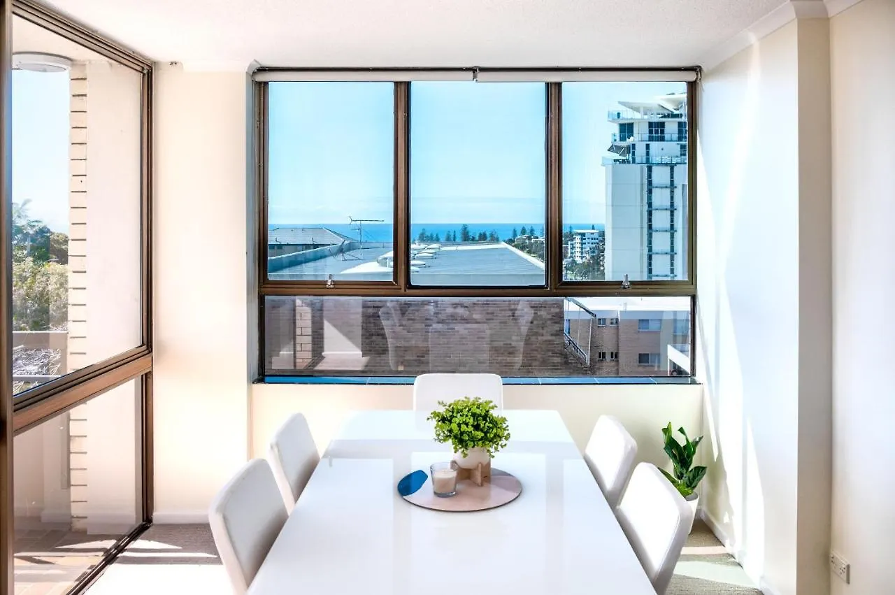 Retro Style Apartment Kings Beach With Ocean Views Caloundra