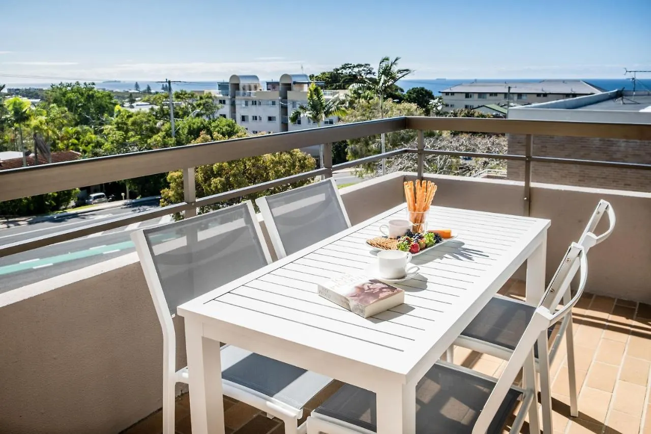 Retro Style Apartment Kings Beach With Ocean Views Caloundra