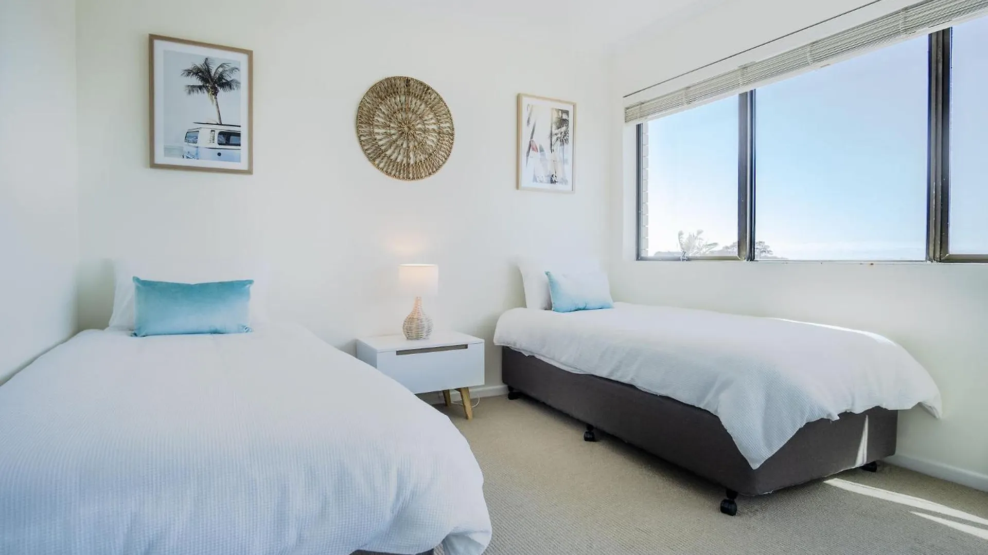 Retro Style Apartment Kings Beach With Ocean Views Caloundra Austrálie