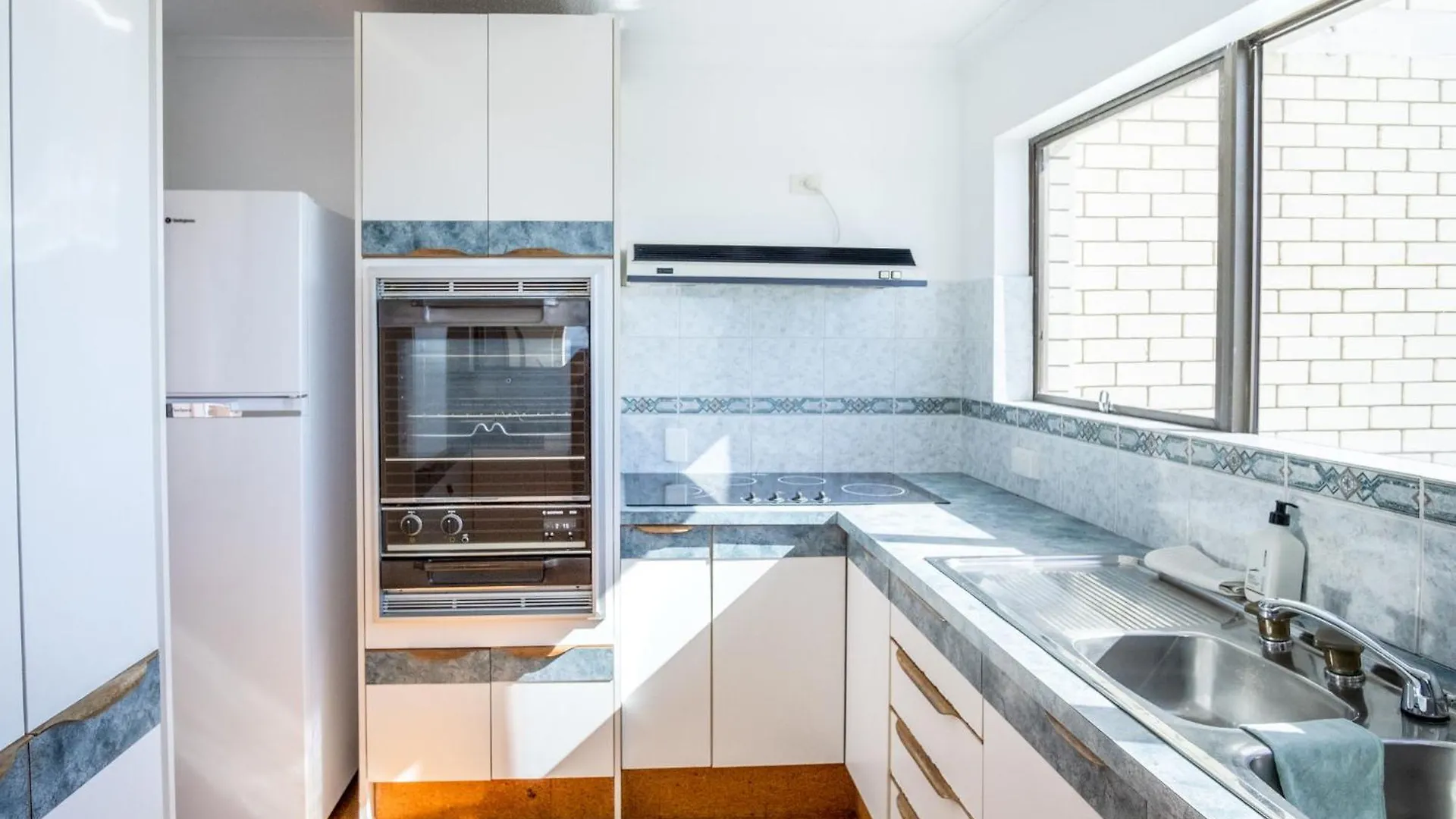 Retro Style Apartment Kings Beach With Ocean Views Caloundra 0*,